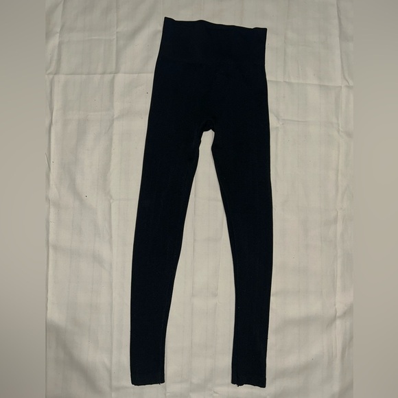 Women's Black high waisted Leggings - Picture 2 of 4